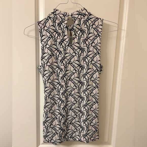 White House Black Market Fitted Ruched Tank Top - Picture 3 of 5